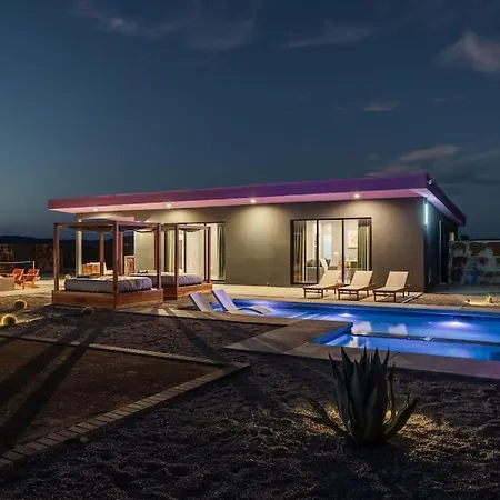 Saltwater Pool, Pickleball, Bocce Ball, Glamping, Evcharge